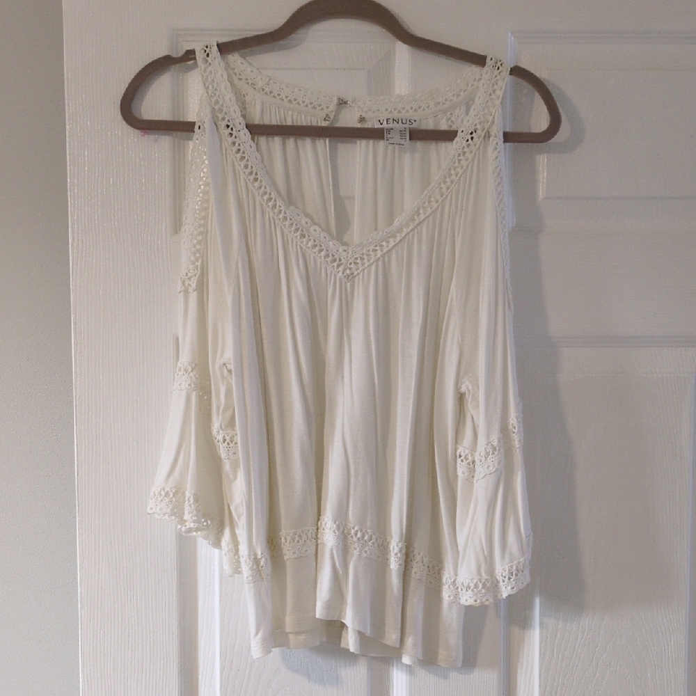 VENUS Women's Cream Lace Accent Blouse